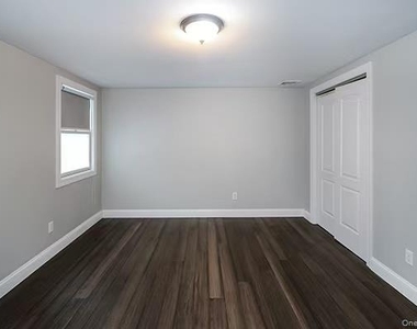 335 Gillette Street - Photo Thumbnail 6