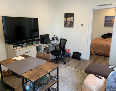 25 Baylawn Avenue - Photo Thumbnail 1