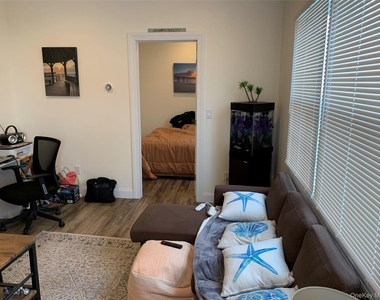 25 Baylawn Avenue - Photo Thumbnail 2