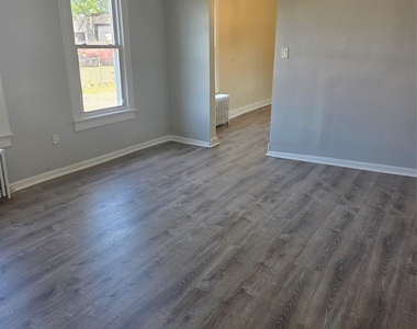 291 Uniondale Avenue - Photo Thumbnail 6