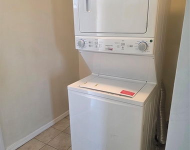 291 Uniondale Avenue - Photo Thumbnail 9
