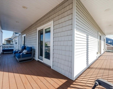 206 Grand Boulevard - Photo Thumbnail 21