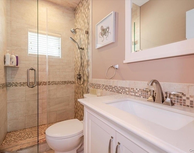 206 Grand Boulevard - Photo Thumbnail 15