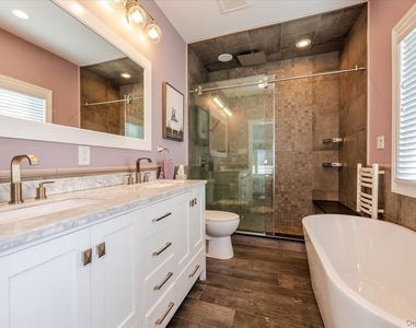 206 Grand Boulevard - Photo Thumbnail 12