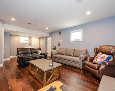 206 Grand Boulevard - Photo Thumbnail 10