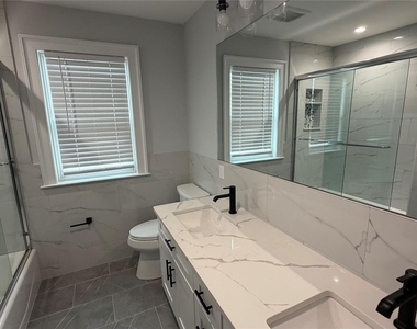 172 Lakeview Avenue - Photo Thumbnail 11