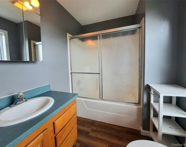 131 Ridgebury Road - Photo Thumbnail 11