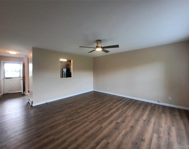 131 Ridgebury Road - Photo Thumbnail 7