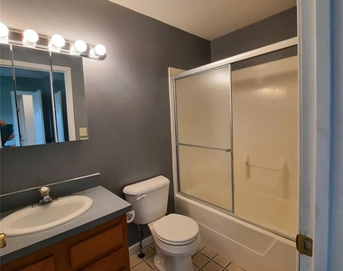 131 Ridgebury Road - Photo Thumbnail 12