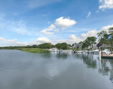 367 Seabreeze Court - Photo Thumbnail 33