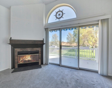 367 Seabreeze Court - Photo Thumbnail 8