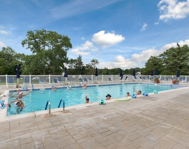 367 Seabreeze Court - Photo Thumbnail 30