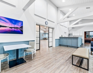 367 Seabreeze Court - Photo Thumbnail 28