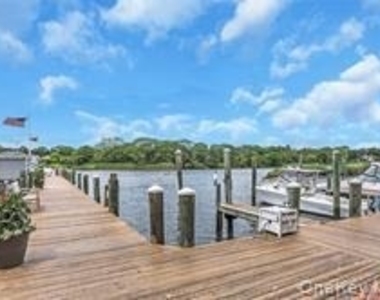 367 Seabreeze Court - Photo Thumbnail 34