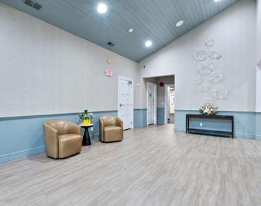 367 Seabreeze Court - Photo Thumbnail 23