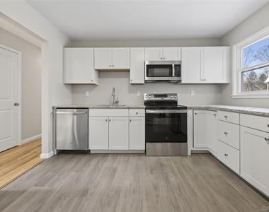 676-678 Oak Summit Road - Photo Thumbnail 2