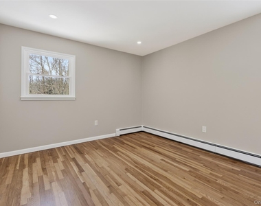 676-678 Oak Summit Road - Photo Thumbnail 14