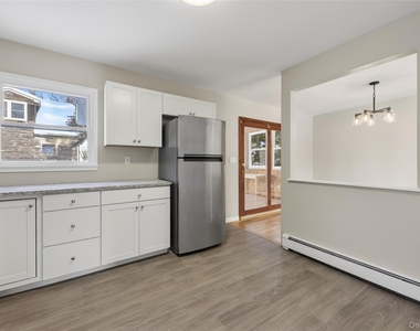 676-678 Oak Summit Road - Photo Thumbnail 5