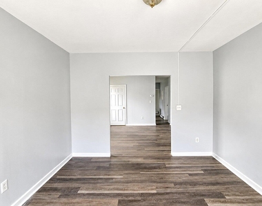 52 Parker Avenue - Photo Thumbnail 7