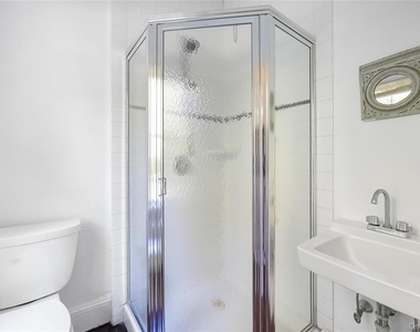 25 Whittier Road - Photo Thumbnail 16