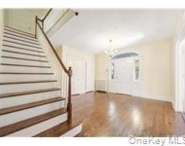 25 Whittier Road - Photo Thumbnail 5
