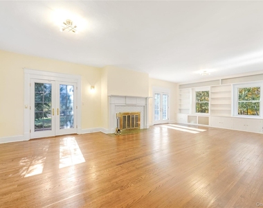 25 Whittier Road - Photo Thumbnail 8