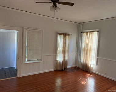 805 Main Street - Photo Thumbnail 19