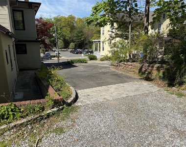 805 Main Street - Photo Thumbnail 3