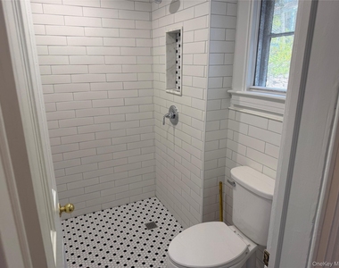 805 Main Street - Photo Thumbnail 25