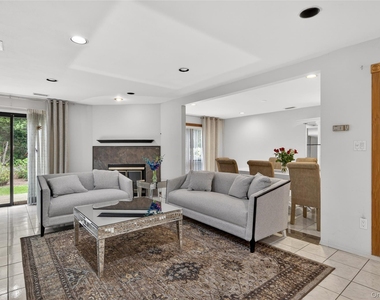 36 Wimbledon Drive - Photo Thumbnail 4