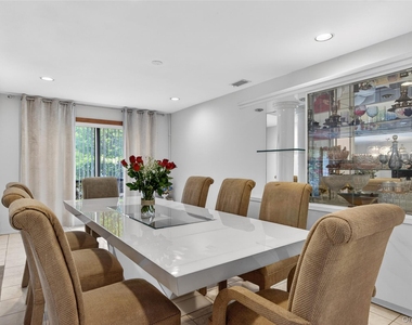 36 Wimbledon Drive - Photo Thumbnail 5