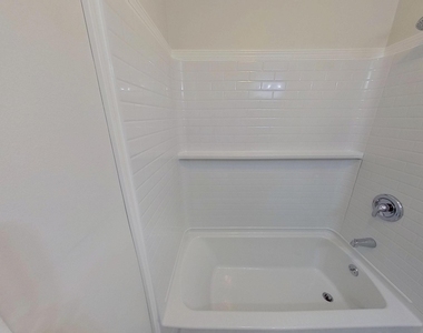 420 Delaware Avenue - Photo Thumbnail 9