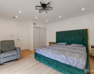 50 Chestnut St Street - Photo Thumbnail 19