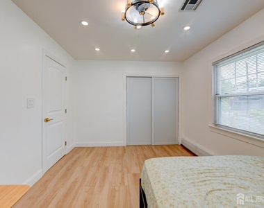 50 Chestnut St Street - Photo Thumbnail 16