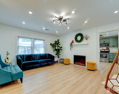 50 Chestnut St Street - Photo Thumbnail 26