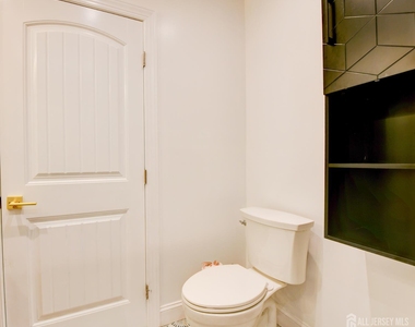 50 Chestnut St Street - Photo Thumbnail 22