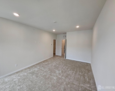 605 Parker Boulevard - Photo Thumbnail 13