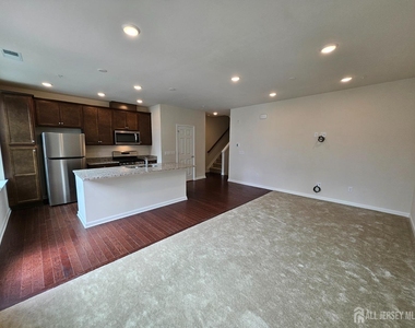 605 Parker Boulevard - Photo Thumbnail 5
