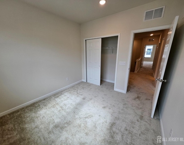605 Parker Boulevard - Photo Thumbnail 19