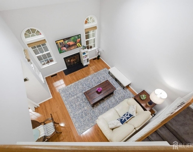 3 Dorchester Drive - Photo Thumbnail 33