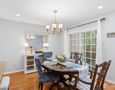 3 Dorchester Drive - Photo Thumbnail 14