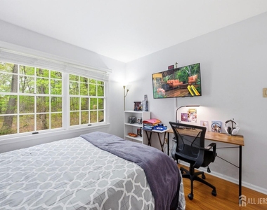 3 Dorchester Drive - Photo Thumbnail 35