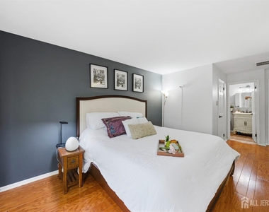 3 Dorchester Drive - Photo Thumbnail 44