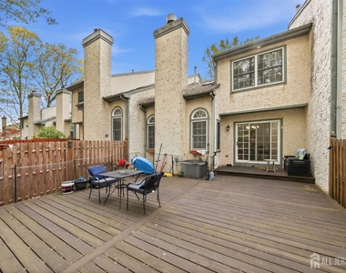 3 Dorchester Drive - Photo Thumbnail 51