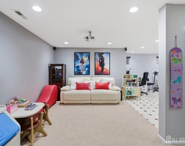 3 Dorchester Drive - Photo Thumbnail 31