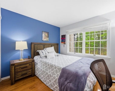 3 Dorchester Drive - Photo Thumbnail 34