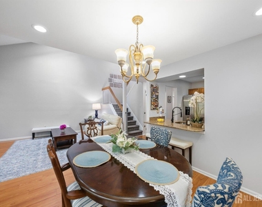 3 Dorchester Drive - Photo Thumbnail 17