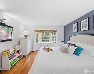 3 Dorchester Drive - Photo Thumbnail 47