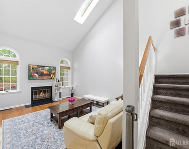 3 Dorchester Drive - Photo Thumbnail 23