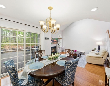 3 Dorchester Drive - Photo Thumbnail 18